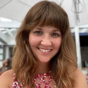 Meet your Posher, Alexia